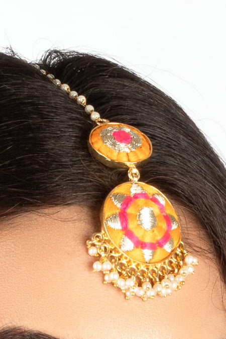 Royal Radiance Maang Tikka--3--image
