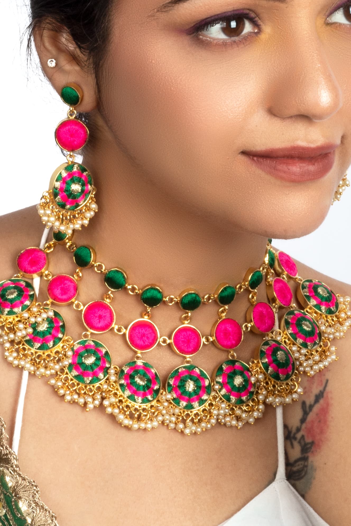 Olive Blossom Dark Green Circular Mehendi Necklace