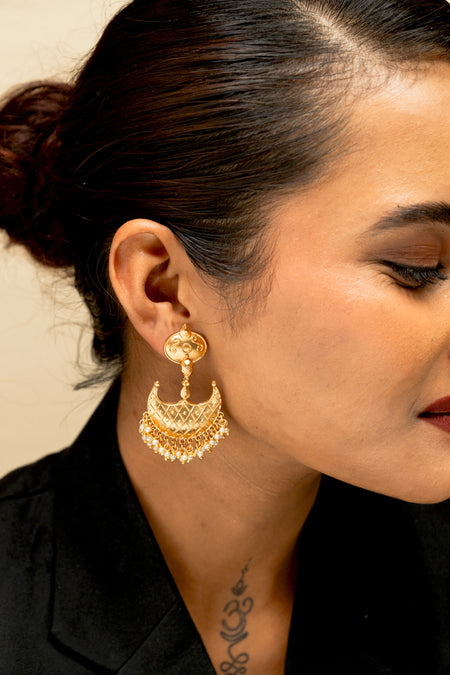 Rasika Leher Chandbali Earrings - Image 3