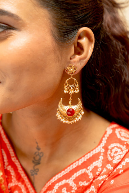 Shruti Mandal Chandbali Earrings