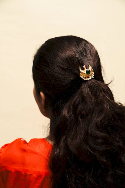 Swar Rekha Crescent Clip