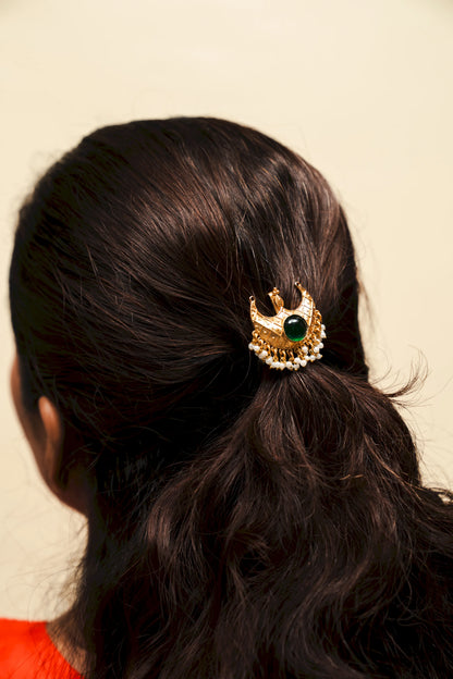 Swar Rekha Crescent Clip