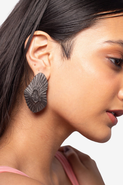 Late Check-Out  Stud Earrings - Black