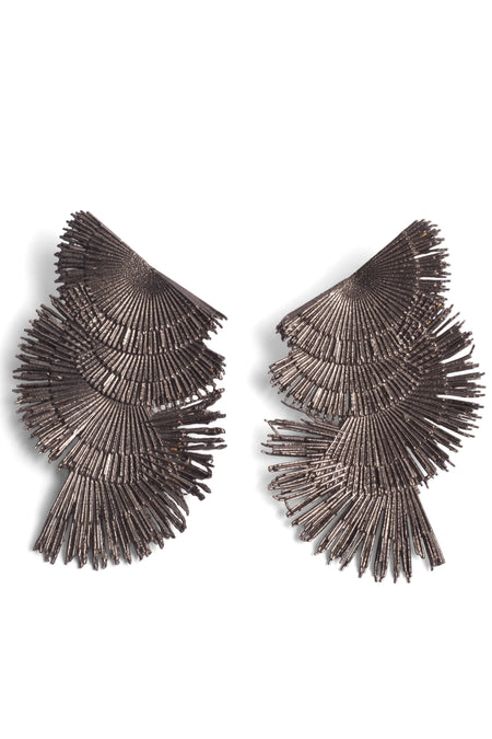 Table for Two Stud Earring : Black - Image 2
