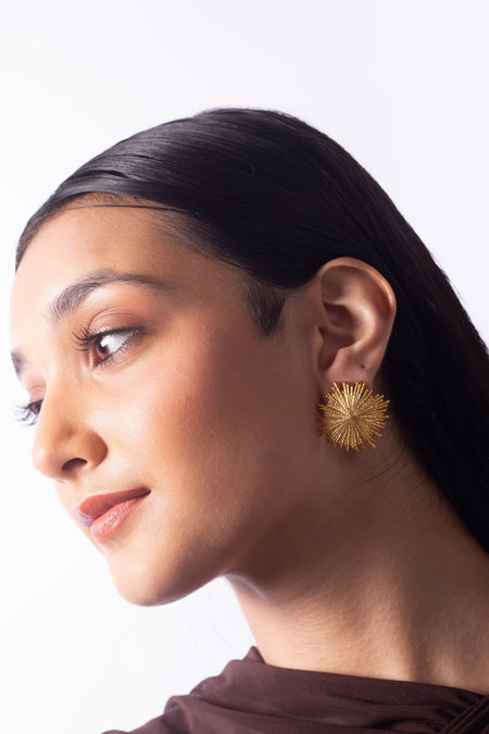 Swipe Right Stud Earrings - Gold----image