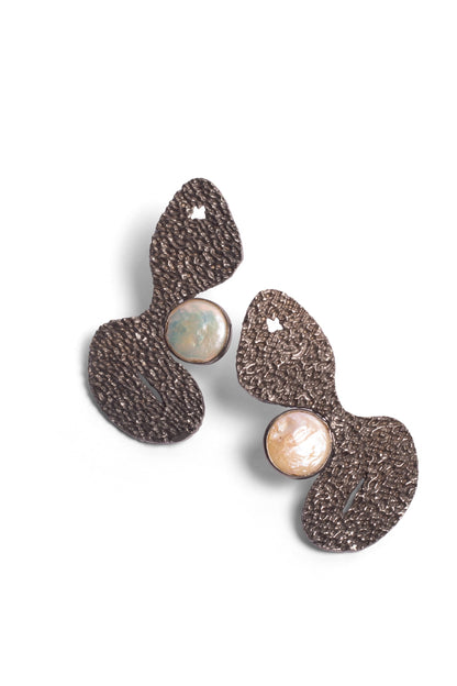 Too Busy Glowing Studs - Black