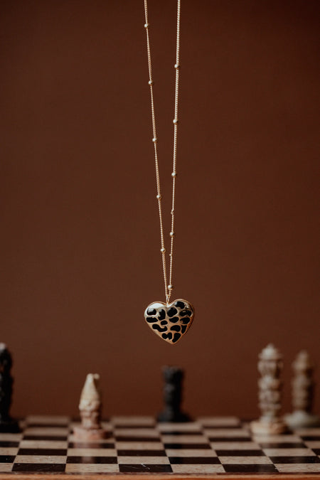 Queen of Wild Hearts Pendant - Image 2