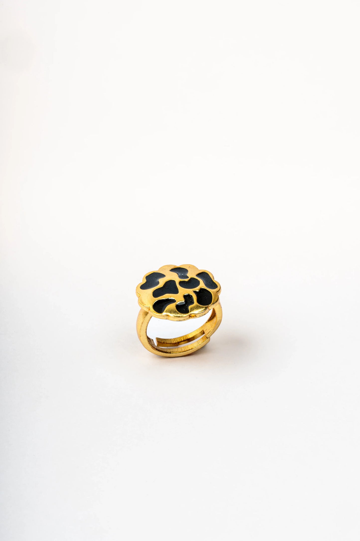 Velvet Bite Ring